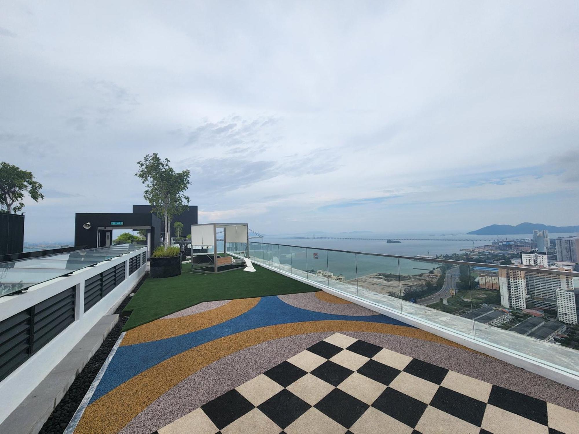 Urban Suites - Penang Jelutong Bagian luar foto