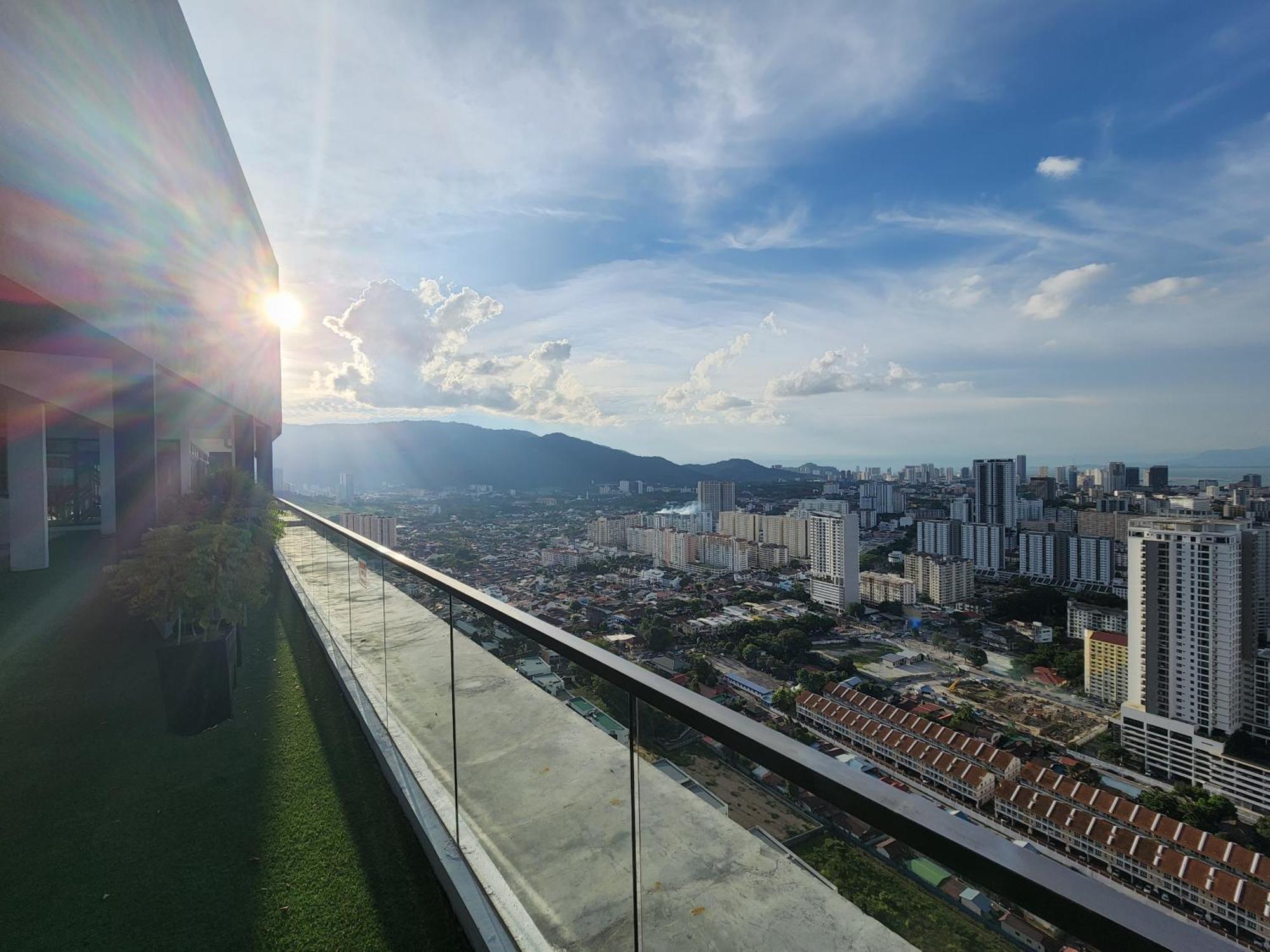Urban Suites - Penang Jelutong Bagian luar foto