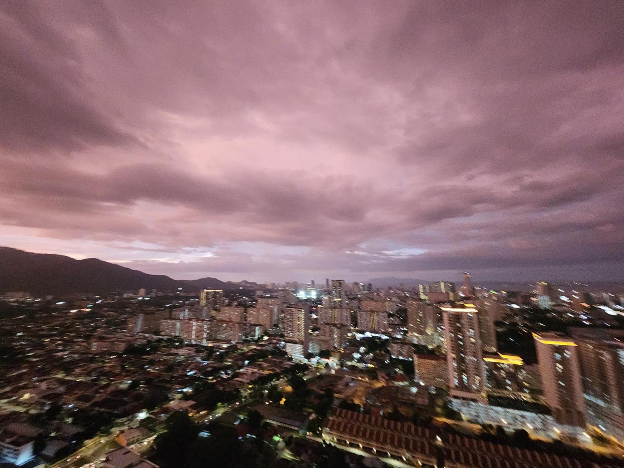 Urban Suites - Penang Jelutong Bagian luar foto