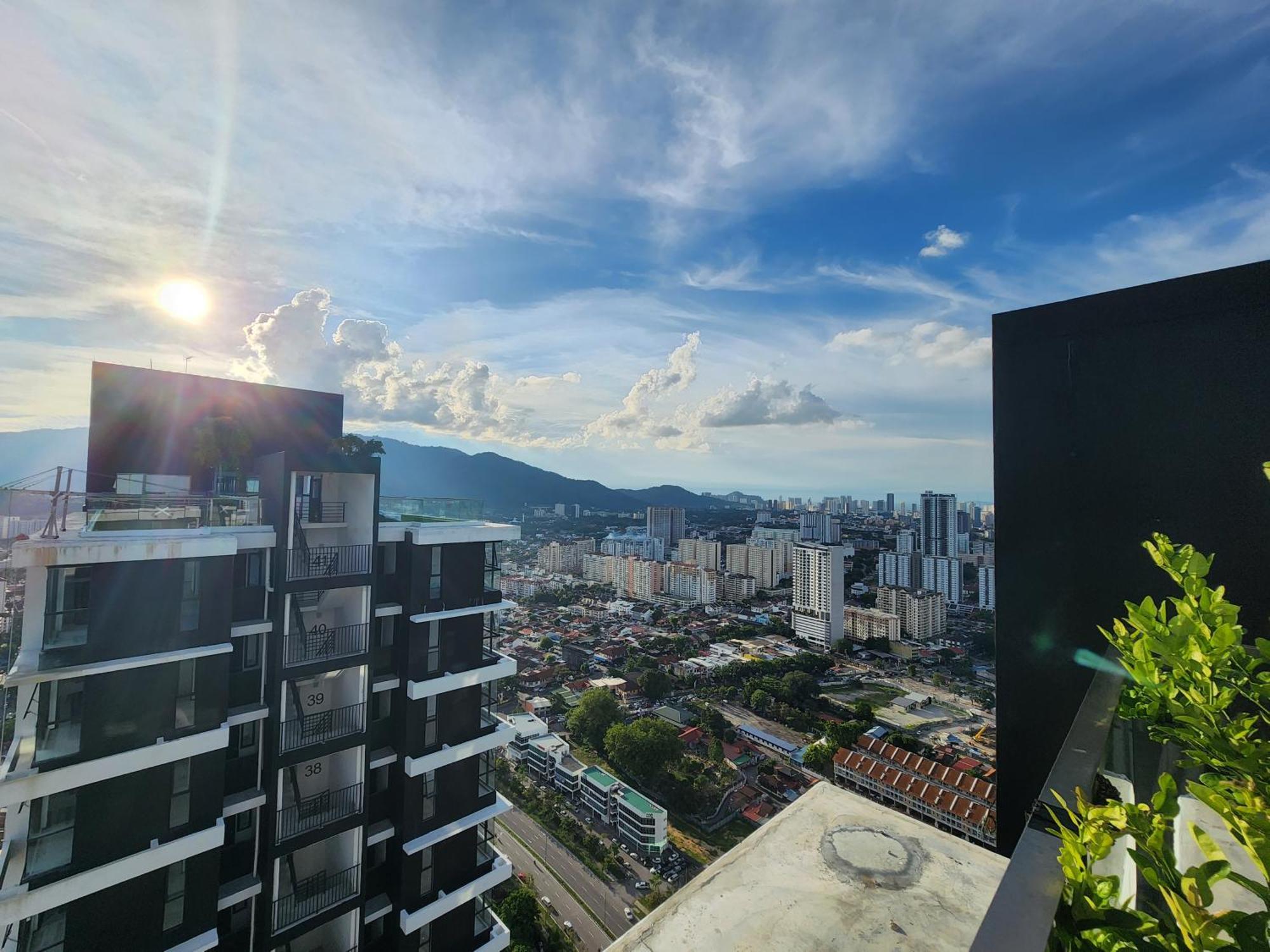 Urban Suites - Penang Jelutong Bagian luar foto