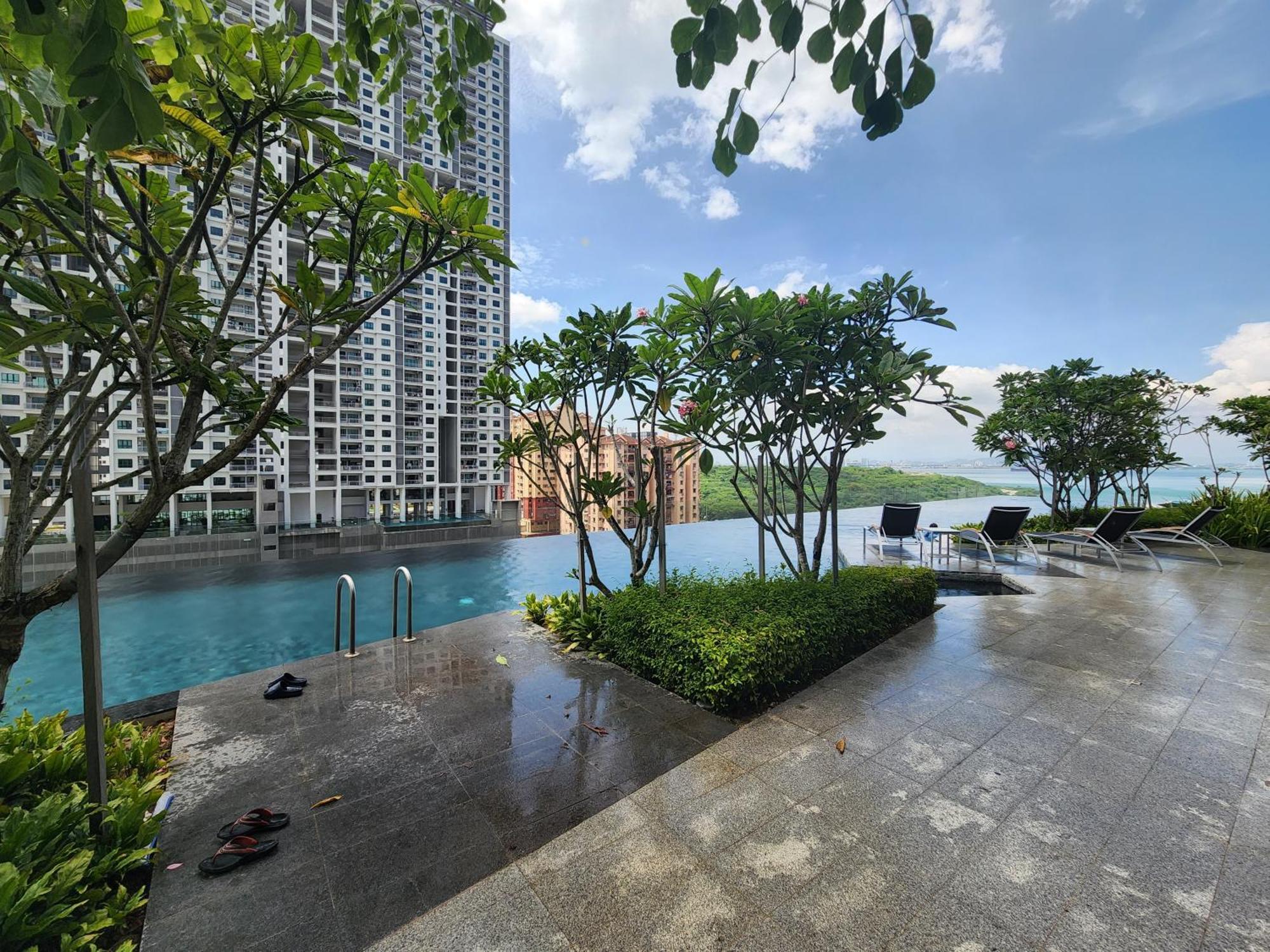 Urban Suites - Penang Jelutong Bagian luar foto