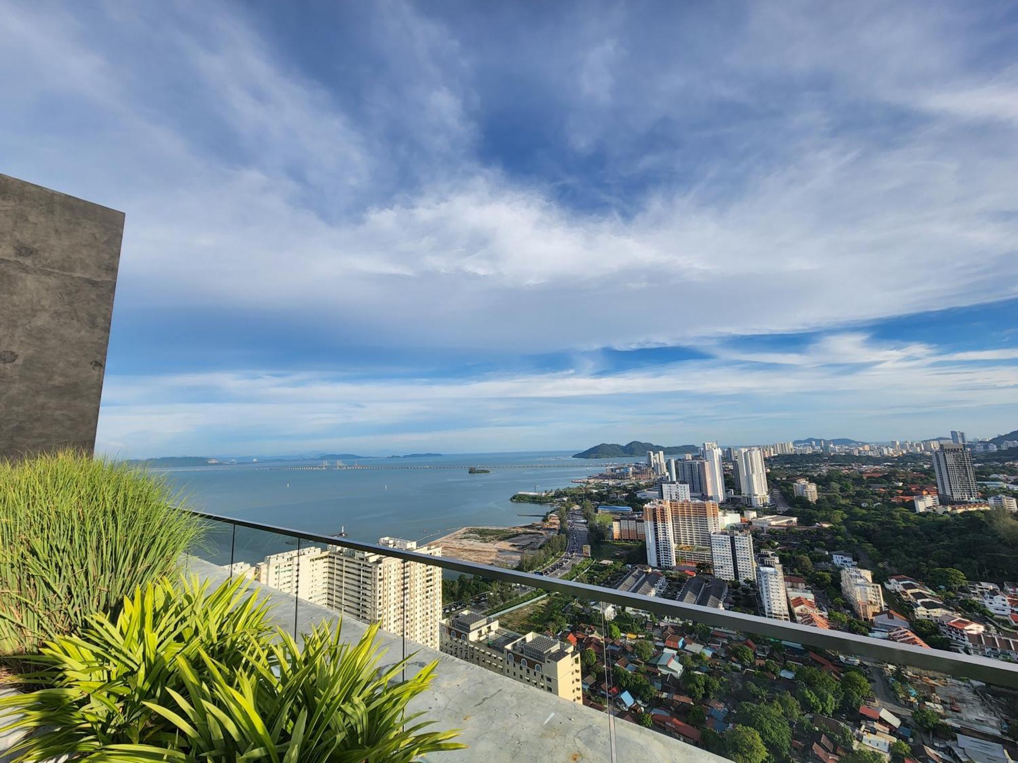 Urban Suites - Penang Jelutong Bagian luar foto